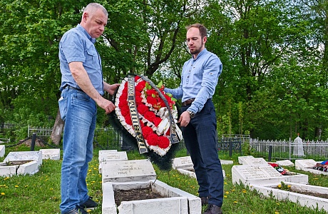 На Мироносицком кладбище возложили венки к могилам бойцов Великой Отечественной войны